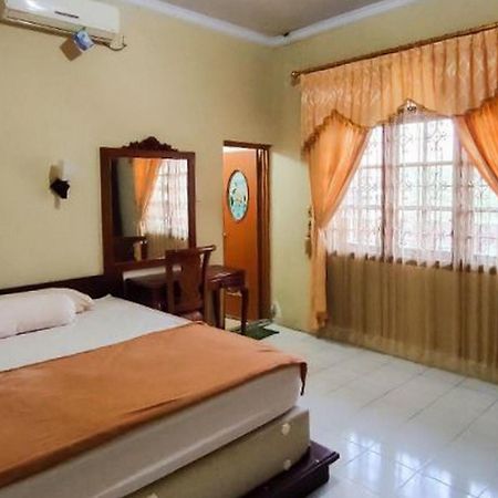 Reddoorz At Hotel Madani Syariah Lempuyangan Yogyakarta Exterior photo