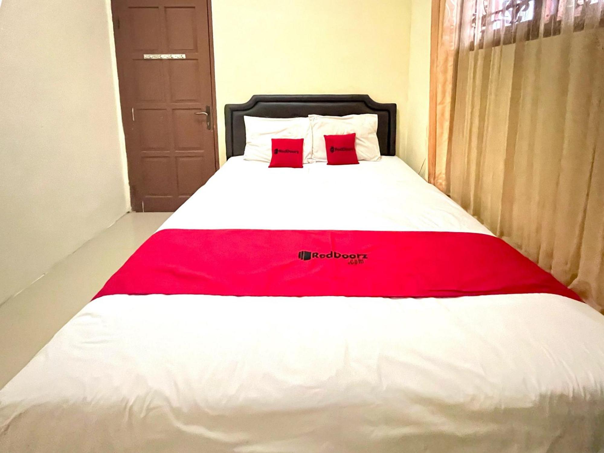 Reddoorz At Hotel Madani Syariah Lempuyangan Yogyakarta Exterior photo