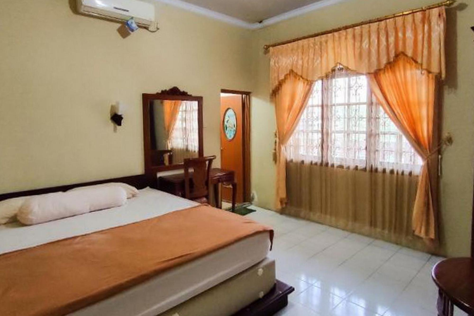 Reddoorz At Hotel Madani Syariah Lempuyangan Yogyakarta Exterior photo