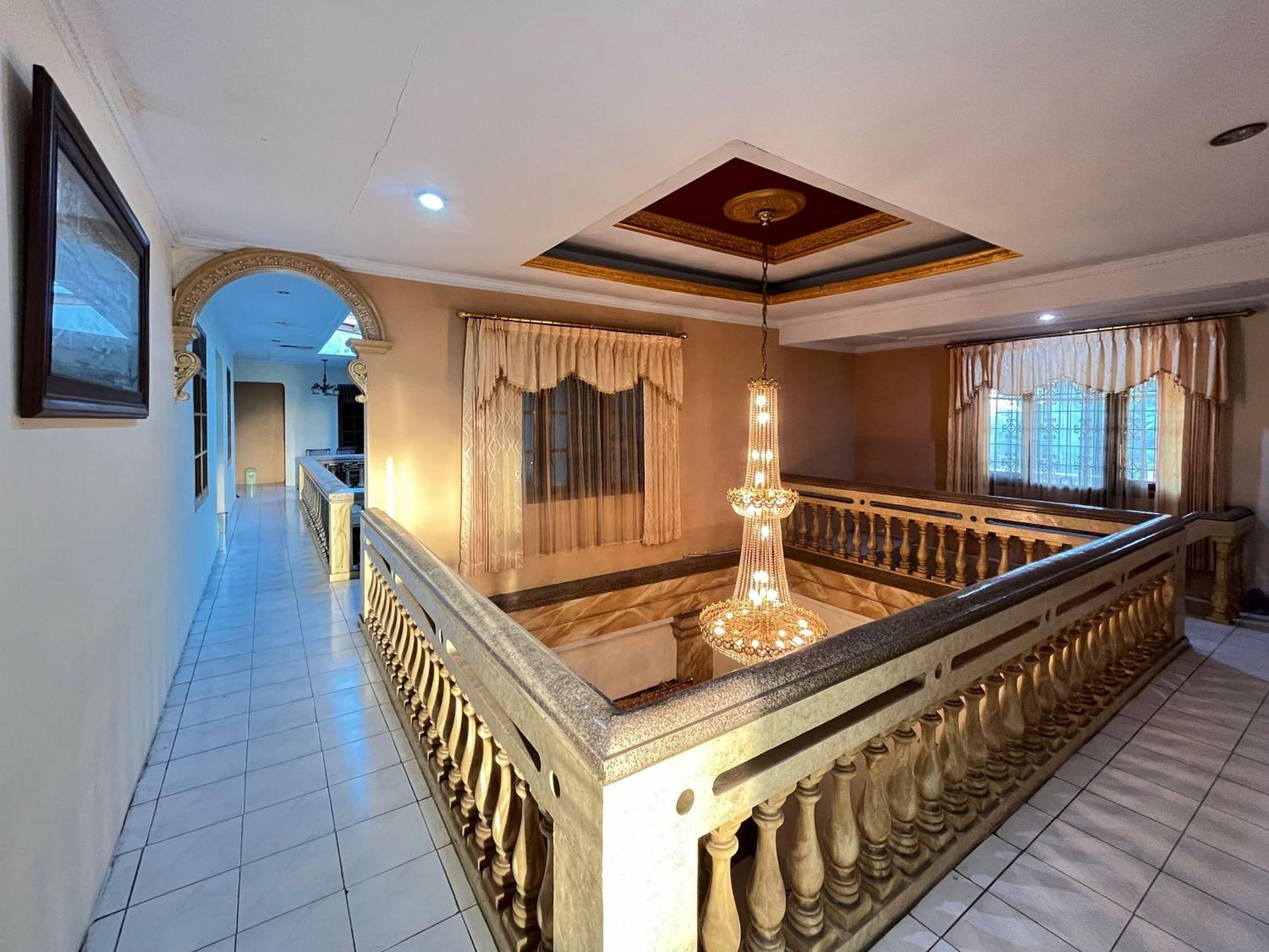Reddoorz At Hotel Madani Syariah Lempuyangan Yogyakarta Exterior photo